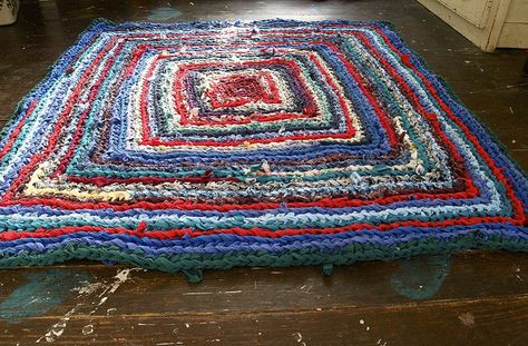 Square Rag Rug Square Rag Rug, Rustic Floors, Homemade Rugs, Rya Rug, Rustic Flooring, Square Rug, Magic Carpet, Crochet Rug, Crochet Basket