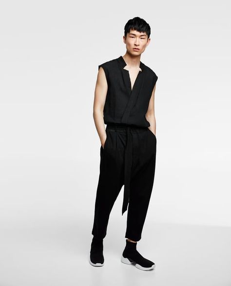 ZARA - MAN - DARK JUMPSUIT Elegant Mens Fashion, Jumpsuit Man, Style Androgyne, Stylish Men Wear, Jumpsuit Men, Androgynous Fashion, Boys Clothes Style, Zara Man, Matador