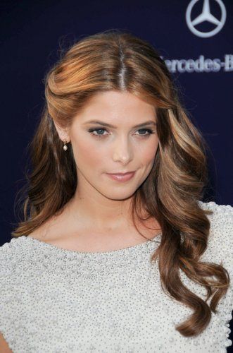 Half up hairstyle. Ashley Greene Hair, Hairstyles Brown, Simple Bridal Hairstyle, Curly Bridal Hair, Ashley Green, Bridal Hair Down, Brown Hair With Caramel Highlights, Celebrity Haircuts, Brown Hair With Highlights