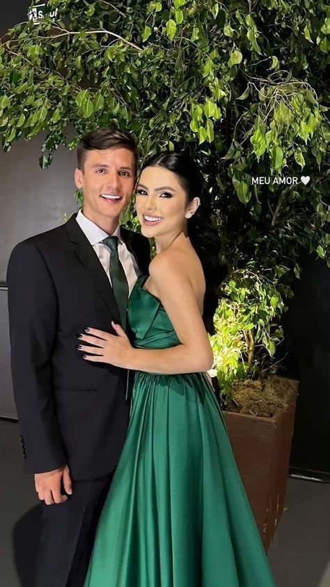 Formal Couple Poses, Couple Wedding Guest Outfits, Matching Prom Outfits, Quinceanera Dresses Yellow, Mac Duggal Prom Dresses, Neon Prom Dresses, High Neck Prom Dress, Silk Prom Dress, Red Quinceanera Dresses