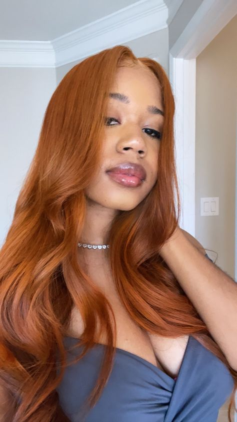 Ginger On Light Skin Black Women, Ginger Hair On Light Skin, Copper Blonde Hair Black Women, Orange Hair Brown Skin, Ginger On Dark Skin, Dark Skin Ginger Hair, Ginger Hair Brown Skin, Brown And Ginger Hair, Ginger Hair On Latina