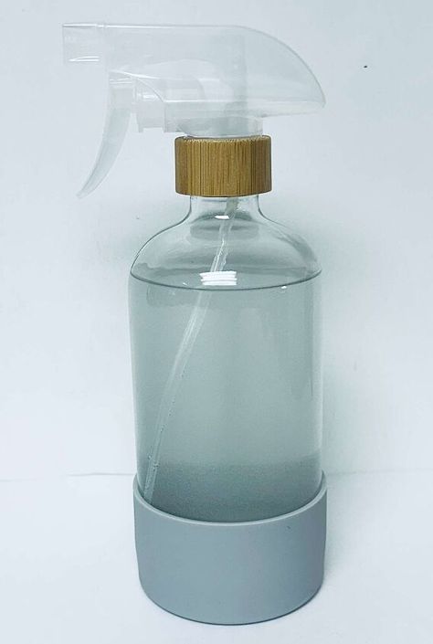 Make the best glass cleaner at home with just a few easy supplies. Here is how to make it! Are you looking for a way to make more homemade cleaners?If you or someone in your family is sensitive to certain chemicals or you’re just looking for more natural solutions to use around the house, there are lots of easy options to make your own. Cost is another reason that many individuals like to make their own cleaning products.If you’re looking to save money on cleaning supplies, homemad… How To Clean Glass Windows, Homemade Windex Glass Cleaner, Vinegar Window Cleaner Recipe, Vinegar Glass Cleaner Recipe, Glass Cleaner Diy, Vinegar Window Cleaner, Window Cleaner Recipes, Glass Cleaner Recipe, Diy Glass Cleaner