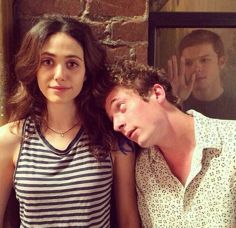 Emmy Rossum, Jeremy Allen White and Cameron Monaghan Shameless Show, Shameless Scenes, Shameless Characters, Lip Gallagher, Ian Shameless, Shameless Tv Show, Brooklyn 9 9, Ian And Mickey, Mickey And Ian