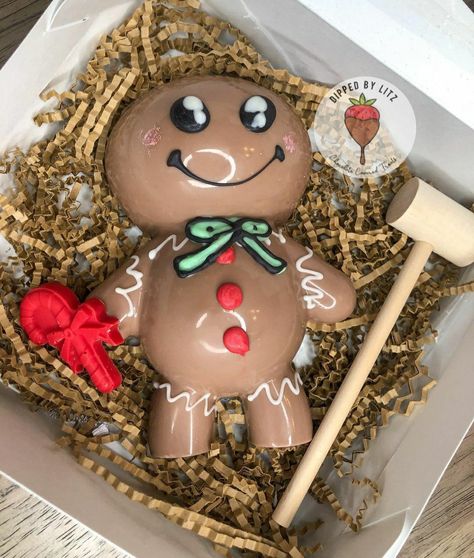 Christmas Chocolate Pinata, Christmas Breakable Chocolate, Breakable Hearts, Breakable Chocolate, Strawberry Cake Pops, Bear Chocolate, Chocolate Pinata, Christmas Sweet Treats, Chocolate Covered Strawberries Bouquet