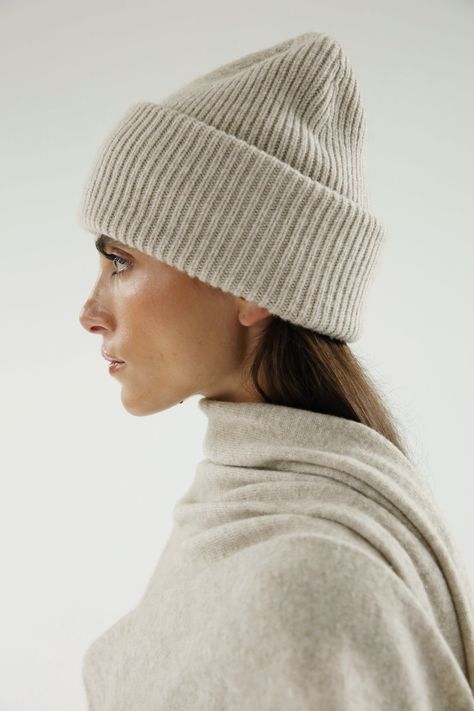 Cashmere Beanie, Cozy Fits, Ski Trip, Timeless Accessories, Cashmere Wool, Machine Knitting, Winter Fashion Outfits, Natural Fabrics, Autumn Winter Fashion