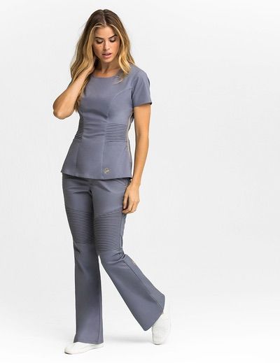 MiniPreview Medical Assistant Scrubs, Lab Coat Fashion, Scrub Outfits, Scrubs Fashion, Medical Scrubs Fashion, Scrubs Nursing Uniforms, Vet Nurse, Spa Uniform, Stylish Scrubs