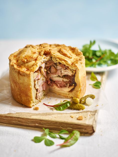 GBBO contestant Kate Hendry shares her childhood recipe of a chicken and ham pie that's best served cold on picnics or for lunch. Chicken And Ham Pie, Ham Hock Recipes, Christmas Pie Recipes, Ham Pie, Christmas Pie, Table D Hote, Pastry Pie, Smoked Ham, Meat Pie