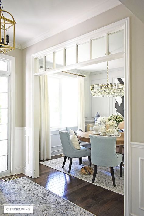 Dining Room Placement, Small Formal Dining Room, Narrow Dining Room, Coastal Foyer, Summer Dining Room, Simple Room Decoration, Cottage Lounge, Apartemen Studio, Dining Room Decorating