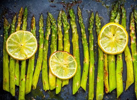 Cook Asparagus, Salad Appetizer Cups, Peruvian Chicken, Barbecue Sides, Asparagus Recipes Roasted, Barbecue Side Dishes, Oven Roasted Asparagus, Salmon Spices, Grilled Roast