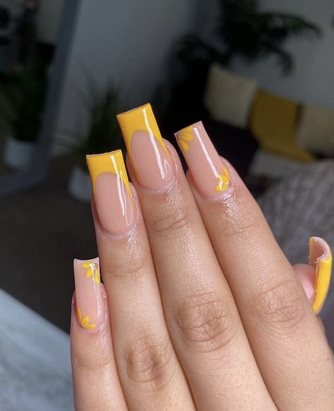 Winter Nail Art Designs, Yellow French, Spring Acrylic Nails, Colored Acrylic Nails, Girly Acrylic Nails, Work Nails, French Tip Acrylic Nails, Glow Nails, Nails Square