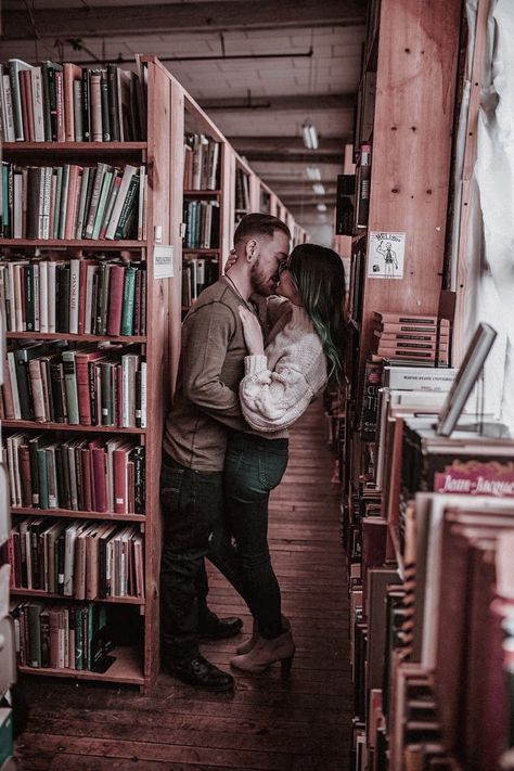 Bookshop Engagement Photos, Book Store Engagement Photos, Bookstore Engagement Photos, Library Couple Photoshoot, Library Engagement Pictures, Library Couple, Library Shoot, Library Photoshoot, Michigan Engagement Photos