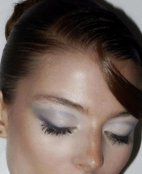 Hung Vanngo, Baby Blue Eyeshadow Looks, Baby Blue Eyeshadow, White Eye Makeup, Blue Eyeshadow Looks, White Eyeshadow, Metallic Eyeshadow, Makeup Board, True Winter