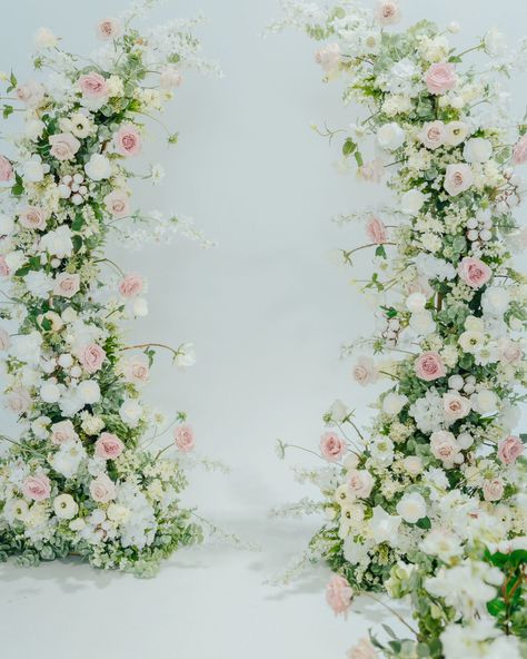 Obsessed with our taupe color roses ♡ Can you believe these roses are silk? #lawedding #lafloraldesigner #silkflowersarrangement #silkflowers #weddingarch #weddingrentals #ceremonydecor #weddingceremonydecor #ceremonyrentals #ceremonyflowers #losangelesceremony #rentyourweddingflowers #rentweddingflowers #fauxflorals #floralarch #losangelesweddingflowers #losangelesweddingflorist #floralrentals #receptiondecor #modernwedding #floralwedding #floraldesign #weddingflowersdecor #luxurywedding #... Wedding Flowers Summer, La Wedding, Ceremony Flowers, Floral Arch, Wedding Rentals, Faux Florals, Wedding Ceremony Decorations, Ceremony Decorations, Wedding Arch