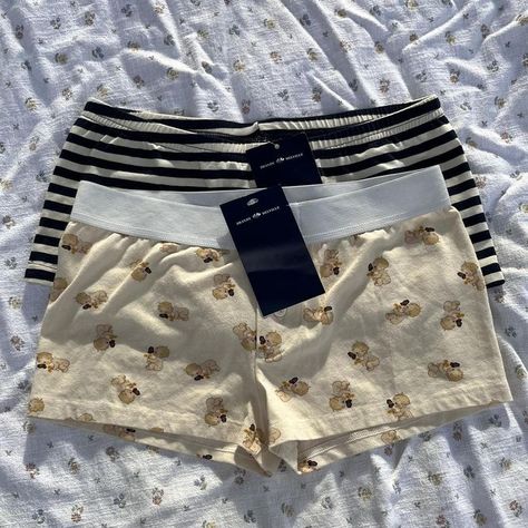 Brandy Melville Boy Shorts, Cute Pj Sets, Teddy Bear Print, Cute Pjs, Cute Pajama Sets, Pj Shorts, Cute Lazy Day Outfits, Angel Baby, Lazy Day Outfits