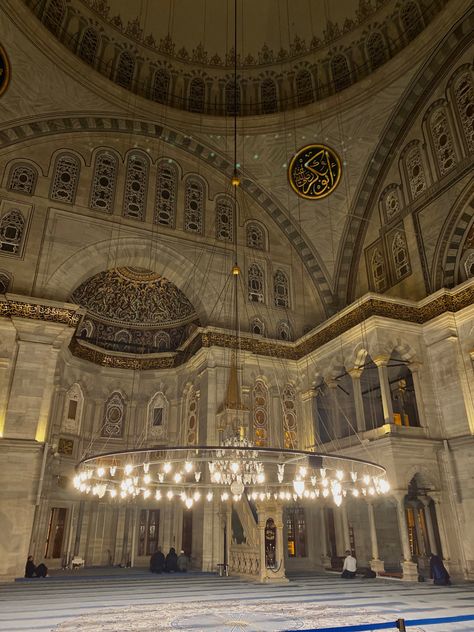 Mosque Astethic, Sofia Mosque Istanbul, Inside Mosque Aesthetic, Turkish Mosque Architecture, Mosque Aesthetic Night, Turkish Culture Aesthetic, Aya Sofia Istanbul, Interior Mosque, Aesthetic Mosque