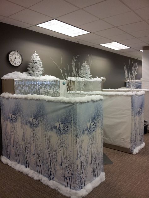 Winter Themed Office Decorations, Winter Wonderland Cubicle Decorations, White Christmas Office Decorations, Office Winter Wonderland Decorations, Winter Wonderland Cubicle Ideas, Office Winter Wonderland, Winter Wonderland Office Decorations, Winter Wonderland Office, Office Christmas Decorations Cubicles