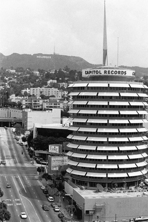 Capital Records, Women Photographers, Los Angeles Apartments, Los Angeles Street, Los Angeles Hollywood, Open Mic, Film Locations, California Photos, Hollywood Sign