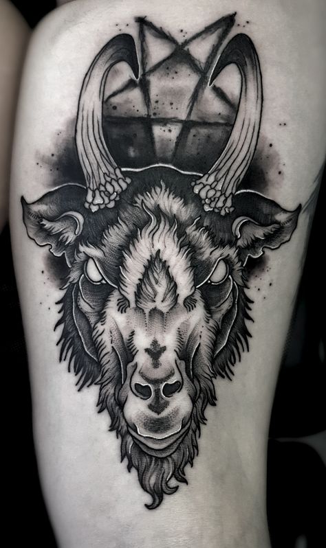 Cult Tattoo, Guy Tattoos, Goat Tattoo, Carp Tattoo, Goat Picture, Ram Tattoo, Skull Art Drawing, Knee Tattoo, Head Tattoos