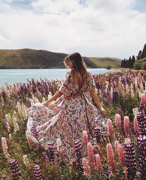 Garden Portrait, Alena Blohm, Bohemian Diesel, Fall 2024 Fashion, Hay Fever, 2024 Fashion Trends, Field Of Flowers, Foto Tips, Poses Photography