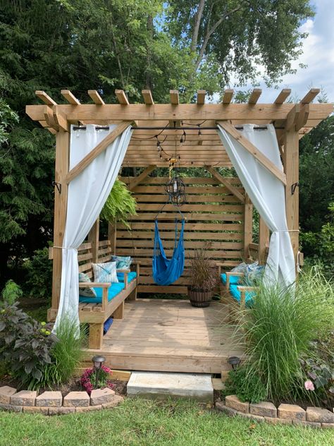 Outdoor Yoga Area, Outdoor Yoga Area Meditation Space, Meditation Areas Outside, Deck Meditation Space, Outdoor Massage Space, Yoga Deck Meditation Space, Meditation Gazebo Ideas, Backyard Yoga Space, Outdoor Yoga Platform