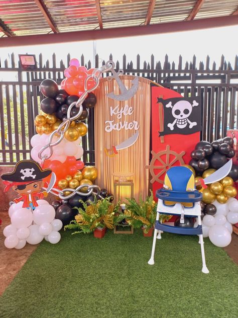 Pirate Balloon Arch, Pirate Balloons, Pirate Themed Birthday Party, One Piece Theme, Coco Melon, Pirate Themed Birthday, 1st Birthday Themes, Pirate Birthday Party, Nautical Party