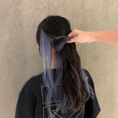 Mood 😒🖤🦋 Hair color underneath, Hair color streaks, Hair styles Ear Loop Highlights Hair, Hair Claims, Under Hair Dye, Hair Dyed Underneath, Hidden Hair Color, Dreamy Hair, Underlights Hair, Split Dyed Hair, Hair Color Underneath