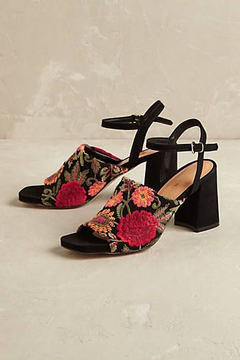 Indian Sandals, Embroidery Heels, Indian Shoes, Girls High Heels, Fashion Shoes Heels, Floral Heels, Embroidery Shoes, Girls Heels, Bridal Sandals