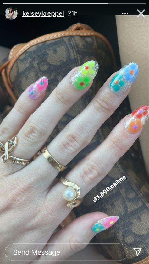 Kelsey Kreppel Style, Kelsey Kreppel Nails, Kelsey Kreppel Outfits, Kelsey Kreppel, Clear Confetti Nails, Kelsey Kreppel Ear Piercings, Kelsey Kreppel Tattoos, Kelsey Kreppel Wedding, Pastel Skittle Nails