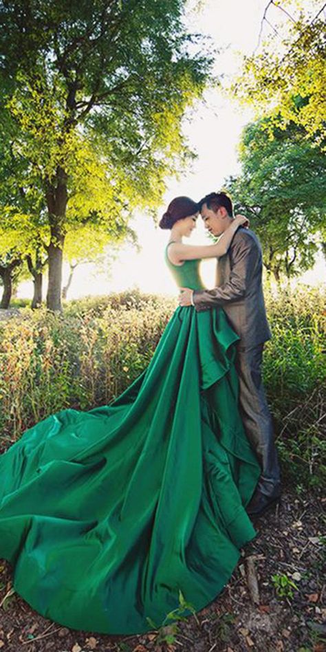 Trail Gown For Pre Wedding Shoot, Beach Prenup, Prewedding Gown, Prenup Poses, Emerald Wedding Dresses, Emerald Green Wedding Dress, Prenup Outfit, Debutante Gowns, Prenup Photos