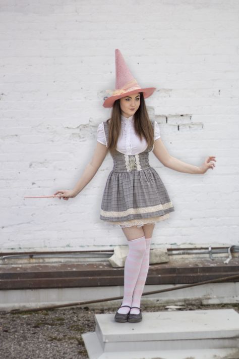 ❤ Blippo.com Kawaii Shop ❤ Pastel Halloween Photoshoot, Kawaii Witch Outfit, Pastel Witch Costume, Pastel Witch Aesthetic Outfit, Bubblegum Witch Outfits, Pastel Witch Outfit, Witch Outfits Drawing, Pink Witch Outfit, Maddie Costume