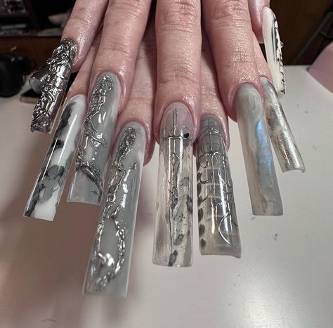 crazy designs Trash Nails, Beauty Nail Salon, Junk Nails, Abstract Nails, Long Square Nails, Punk Nails, Grunge Nails, Y2k Nails, Really Cute Nails