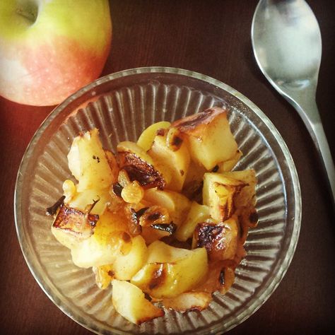 Don't Skip Breakfast!  Cooked Apples with Cloves! : Start your day with a stewed apple to build an appetite for lunch, stimulate regular bowel movements, increase vitality and alertness! #AyurvedicRecipe #StewedApples #AyurvedicBreakfas#HealthyBeginnings start right now! Ayurvedic Living, Ayurvedic Breakfast, Stewed Apples, Skip Breakfast, Ayurvedic Diet, Acid Reflux Diet, Regular Bowel Movements, Ayurvedic Recipes, Skipping Breakfast