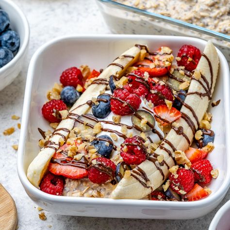 Banana Split Yogurt Bowl, Banana Split Oatmeal, Banana Split Bowl, Keto Banana Split, Balanced Oatmeal Breakfast, Oatmeal Fruit Bowl, Oatmeal Bowls Breakfast, Keto Fruit Salad, Fruit Breakfast Ideas