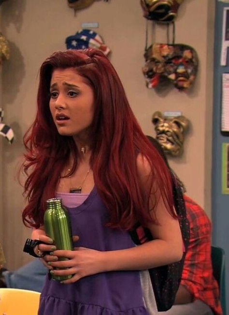 Cat Victorious Aesthetic, Cat From Victorious, Kat Valentines, Ariana Grande Nickelodeon, Victorious Aesthetic, Cat Victorious, Cat Valentine Outfits, Channel Aesthetic, Victorious Cat