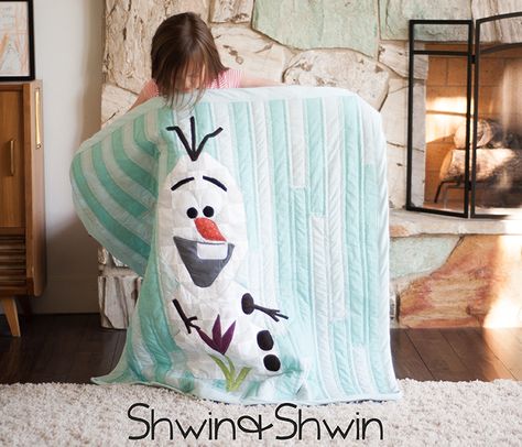 So cute! Olaf Frozen Quilt || Free Pattern and Tutorial || Shwin&Shwin Darth Vader Quilt, Frozen Quilt, Fox Quilt, Disney Quilt, Map Quilt, Quilt Pattern Download, Quilt Sewing Patterns, Childrens Quilts, Free Pdf Pattern