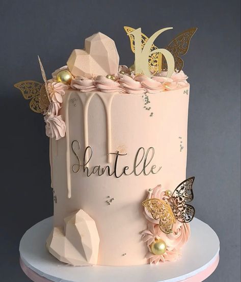 Classy Birthday Cake For Women, Girly Cake Ideas, Birthday Cakes For Mom, 13 Cake, Girly Birthday Cakes, 16th Birthday Cake, Sweet Sixteen Cakes, 15th Birthday Cakes, 17 Birthday Cake