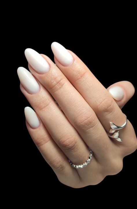 White And Transparent Nails, Almond Nail Milky White, Milky White Oval Acrylic Nails, Cream Almond Acrylic Nails, Short Oval Milky Nails, White Milky Almond Nails, Oval Milky Nails, Round Milky Nails, Oval Nails Milky White