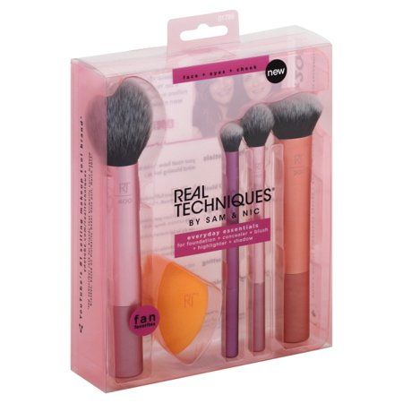 Essential Makeup Brushes, Real Techniques Brushes, Wedding Makeup Tips, Make Makeup, Real Techniques, Beauty Sponge, Natural Eye Makeup, Beauty Basics, Contour Makeup