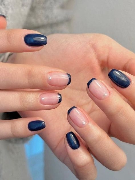 Pink Navy Nails, Short Gel Nails Dark, Short Nails Dark Blue, Simple Dark Blue Nails, Navy Blue Square Nails, Nail Ideas Dark Blue, Short Navy Blue Nails, Blue Gel Nails Short, Navy Blue Nails Short