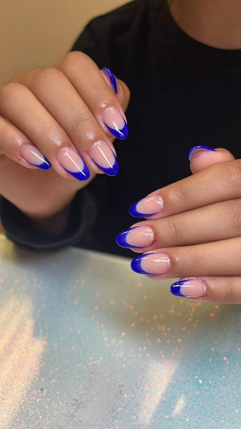 blue frenchie short acrylics Nail Art Bleu, French Bleu, Blue Frenchie, Blue French Tips, Pedicure Colors, Short Acrylics, Blue French, French Tips, Prom Nails