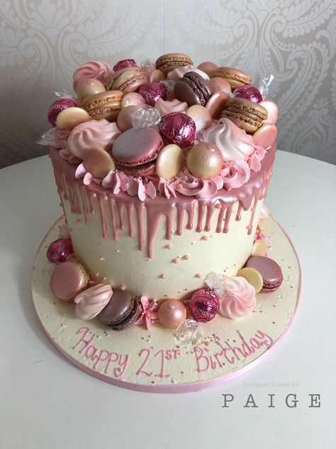 Birthday Cake Ideas Macaroons, Macaroons Birthday Cake, Birthday Cake With Macarons On Top, Cakes With Macarons On Top, Elegant Birthday Cakes For Ladies, Cake With Macarons On Top, Macaroon Birthday Cake, Womens Birthday Cakes, Birthday Drip Cake