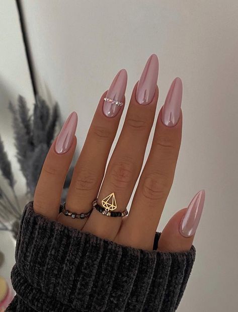 25 Glamorous Birthday Nails To Wear On Your Special Day Nails For September 2024, Birthday Nail Inspo 2024, Birthday Nails Aesthetic, Nails Birthday Design Ideas, Almond Nails 2024, Nail Summer 2024 Trends, Almond Birthday Nails, Nail Inspiration Almond, Neutral Winter Nails