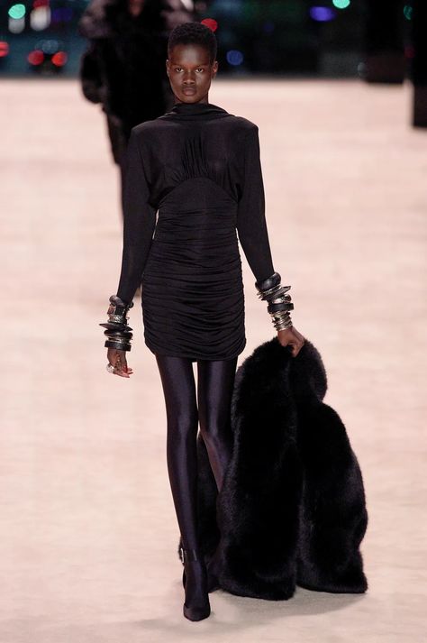 Ysl Winter, Saint Laurent Fall 2022, Ysl Fashion Show, Ysl Runway, Fw 2022, Ysl Fashion, Yves Saint Laurent Paris, Saint Laurent Dress, Fashion Days