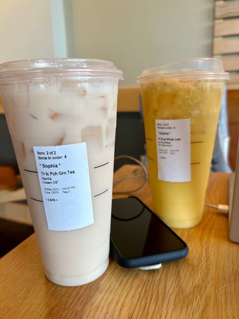 Trenta Starbucks, Iced Peach Green Tea, Starbucks Nails, Peach Green Tea Lemonade, Starbucks Ideas, Starbucks Secret Menu Recipes, Peach Green Tea, Starbucks Orders, Starbucks Order