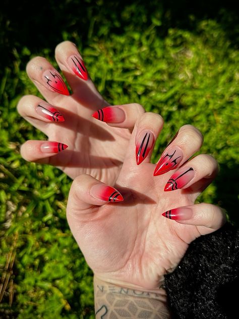 ☾~.~☕️follow me☕️~.~☾ Almond Anime Nails, Jujitsu Kaisen Nail Art, Hisoka Nails Design, Anime Themed Nails Simple, Anime Design Nails, Anime Nails Inspiration, Anime Nail Inspiration, Sukuna Nails Acrylic, Sakuna Jujutsu Nails