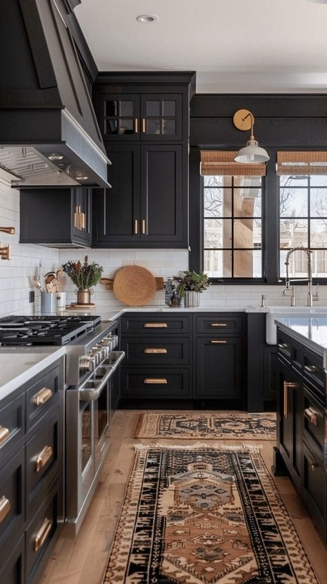 Black And White And Grey Kitchen, Black Boho Kitchen, Home Decor Kitchen Modern, Modern Black And White Kitchen, Black And White Kitchen Ideas, Best Kitchen Ideas, Kitchen Orangery, White Kitchen Ideas, Moody Kitchen