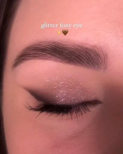 Fancy Simple Makeup, Simple And Elegant Makeup Looks, Masquerade Make Up Ideas, Night In Paris Makeup, Cute Prom Makeup Looks Simple, Brown Prom Makeup Looks, Elegant Make Up Looks, Prom Makeup Simple Natural, Masquerade Prom Makeup