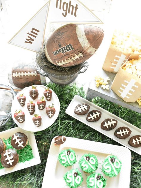 I want to stress that I wanted this dessert bar to be fun and simple to create. I don't know about you, but if I am hosting a football watching party, I want to be involved with the game and visiting with my friends, and not spending a lot of time in the kitchen. I came up with several make ahead recipes and ideas and used some decorations I had on hand to create my dessert bar. This dessert bar would be fun for a themed football birthday party, or a Super Bowl party. Football Party Desserts, Football Strawberries, Football Themed Desserts, Dessert Bar Party, Make Ahead Recipes, Super Bowl Party Ideas, Chocolate Drizzled Popcorn, Football Tailgate Party, Football Celebrations