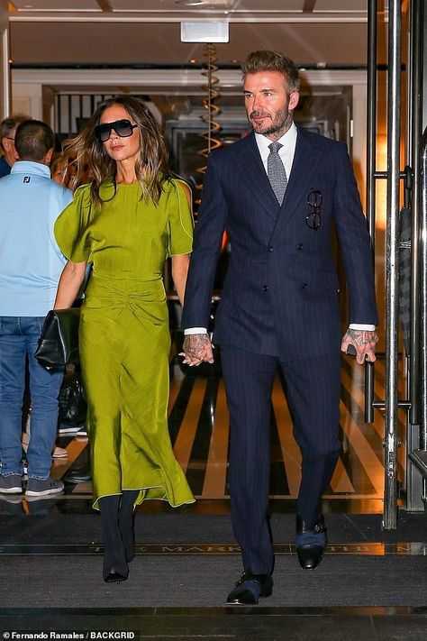 Victoria Beckham Green Dress, Green Dress With Boots, One Shoulder Green Dress, David Beckham Outfit, Style Victoria Beckham, Celebrity Style Men, Beckham Style, Romeo Beckham, Modern Groom