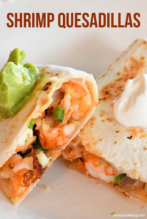 Shrimp Casadilla Recipes, Shrimp Quesadilla Recipes, Seafood Quesadilla, Shrimp Quesadilla Recipe, Shrimp Quesadilla, Dinner Shrimp, Quesadilla Recipes Easy, Seafood Sandwiches, Taco Boats